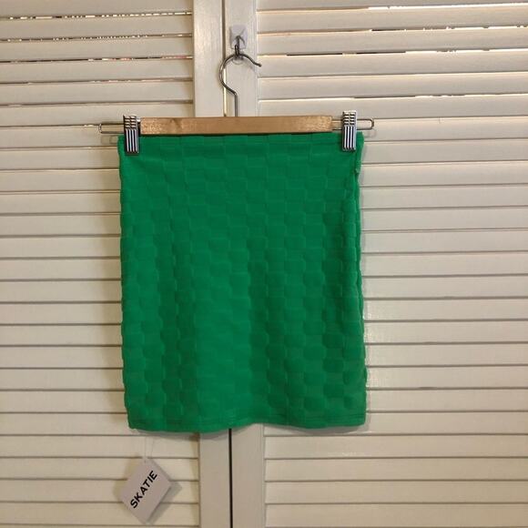 NWT Skatie Taylor Mini Skirt in Green Waimea XS - Picture 3 of 8